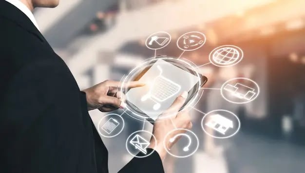 tecnologia-omni-channel-negocios-minoristas-linea_31965-3819